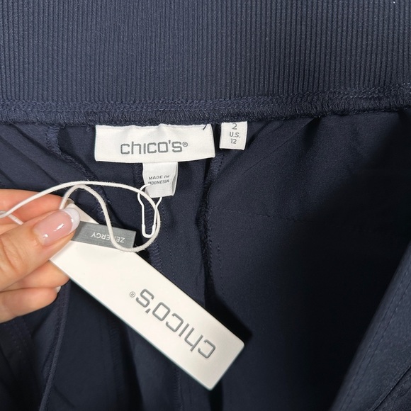 Chico’s Zenergy bermuda pull on stretch utility shorts zipper pockets size 12 - Picture 7 of 10